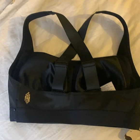 NWT free people movement make a move bra black size small retails $78